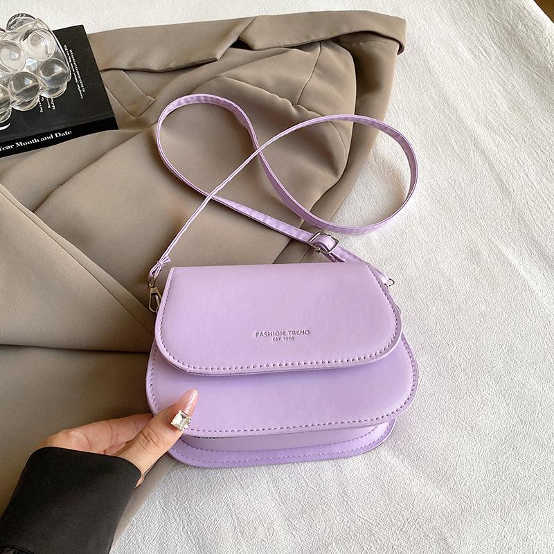 Chic Minimalist Crossbody – "FASHION TREND" Edition