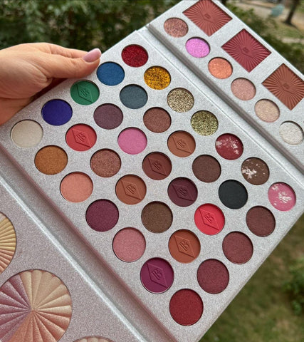 Vibrant Waterproof Eyeshadow Kit - Perfect for Every Look!